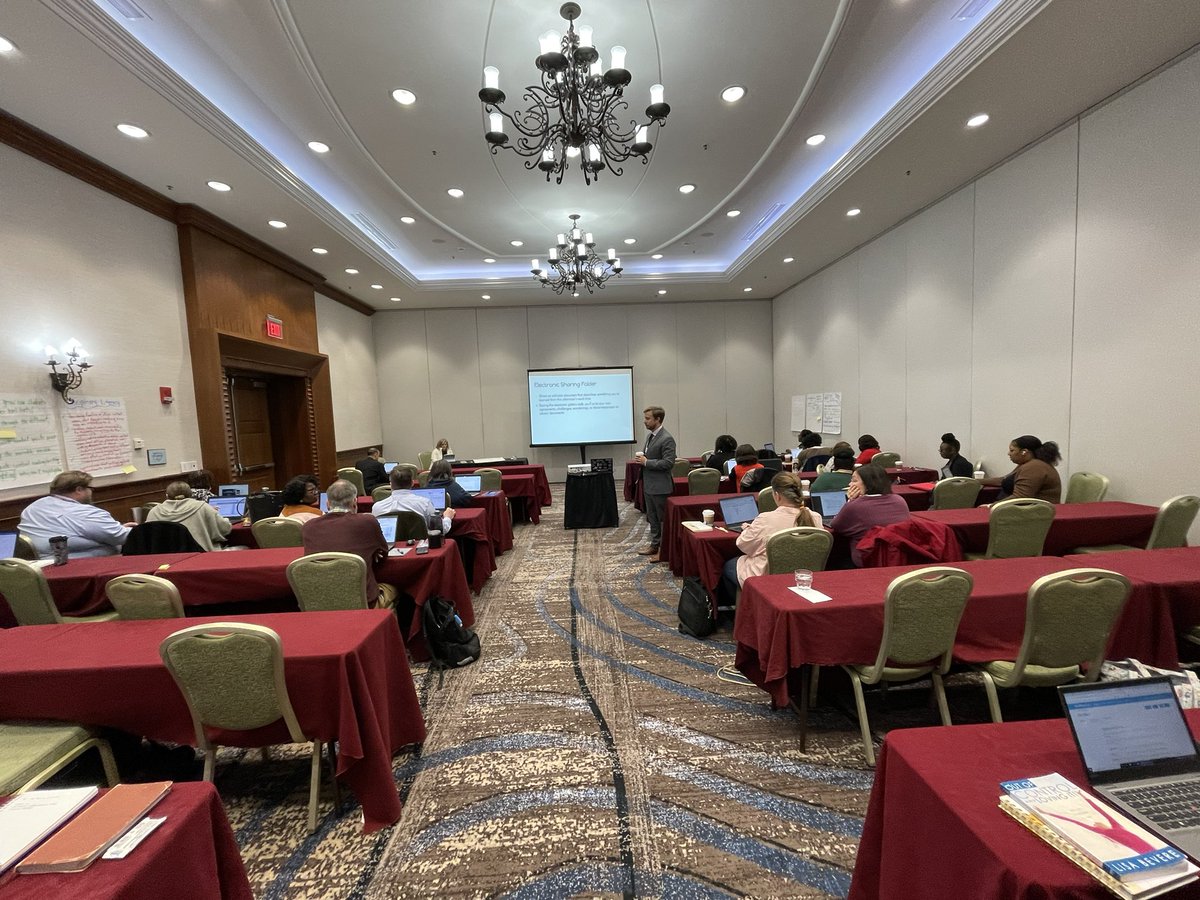 Educators everywhere! I love the positive vibe and collaborative spirit of our tidewater participants at today’s VDOE English learning lab. Thrilled about the meaningful discourse and passion for kids displayed by our facilitators and attendees. #ReadWriteVA #teachonereachone