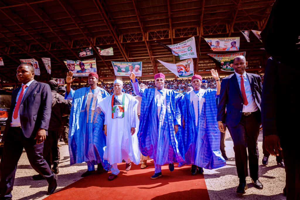 BiinMuddqssir's tweet photo. You know what it means when you see such a smart move of a man you never believe could move this far,
#AtikuWin
#BornoIsPDP https://t.co/eW8zR87K7N