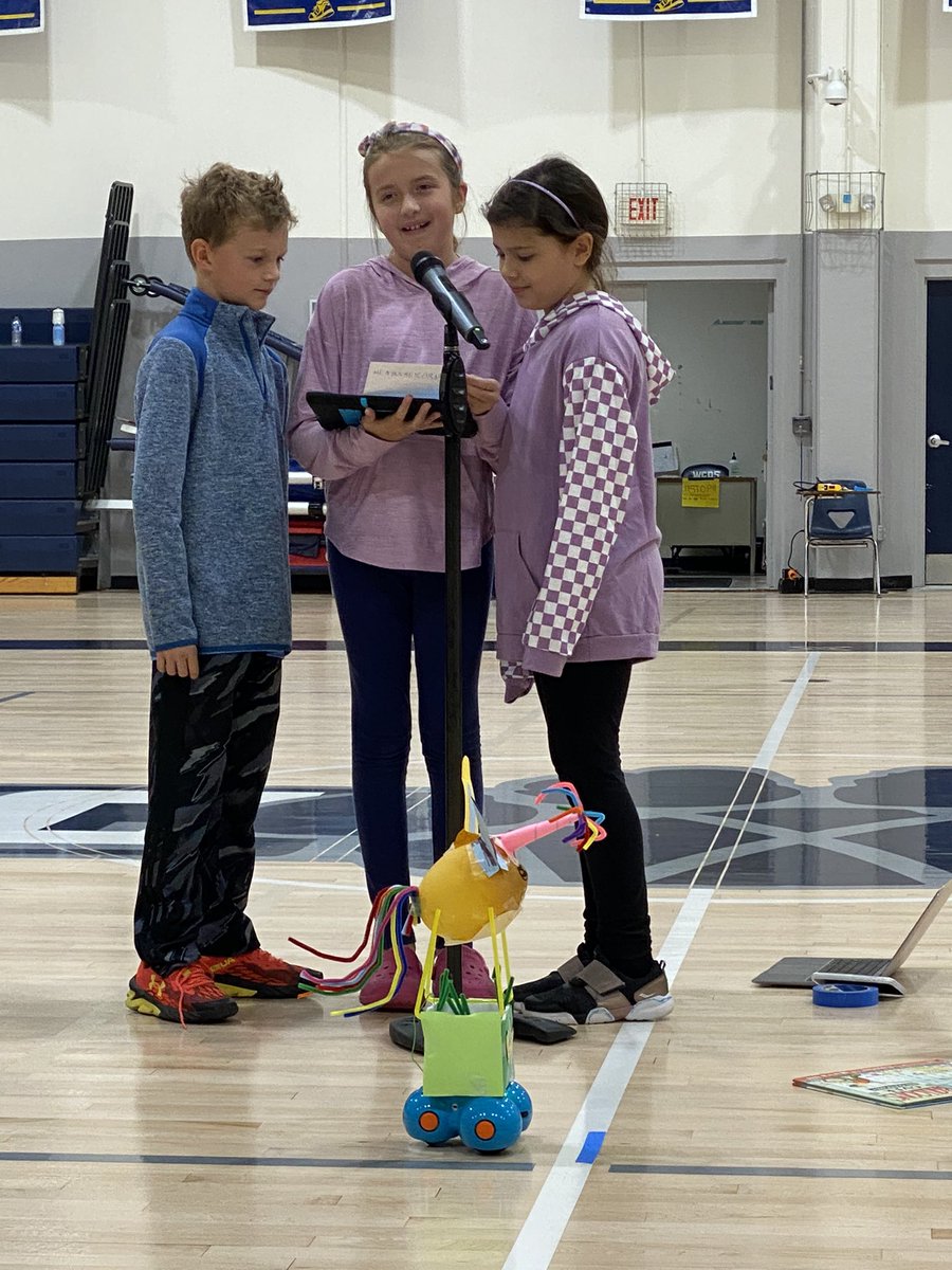WCDS_Lower's tweet photo. #WCDSGrade4 students presented a STEAM balloon parade, modeled after @Macys Thanksgiving Day parade. They coded @WonderWorkshop Dash robots with balloons affixed to them to move through scaled NYC buildings. How creative! 🎈#WCDSScience #WCDSTechnology #WCDSMathematics #WCDSArts https://t.co/VNSwIXHTiQ