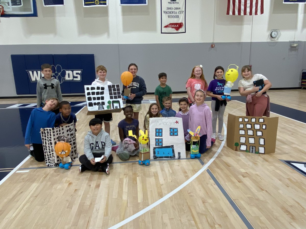 WCDS_Lower's tweet photo. #WCDSGrade4 students presented a STEAM balloon parade, modeled after @Macys Thanksgiving Day parade. They coded @WonderWorkshop Dash robots with balloons affixed to them to move through scaled NYC buildings. How creative! 🎈#WCDSScience #WCDSTechnology #WCDSMathematics #WCDSArts https://t.co/VNSwIXHTiQ