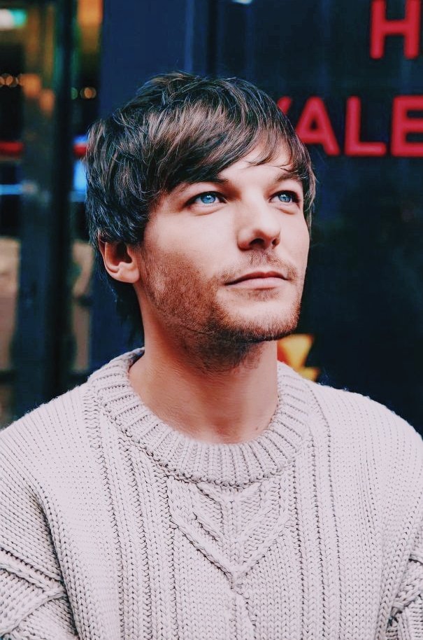 lwtlcleanse's tweet photo. This was Louis the day Walls was released. We'll get to see him like this again these days. https://t.co/JHiy7NLeS9