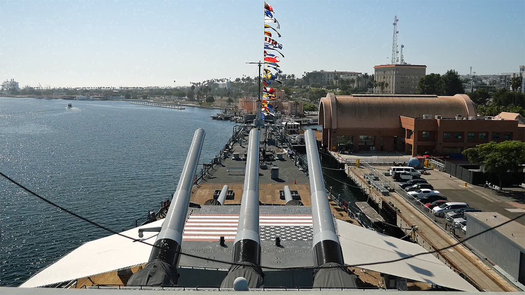 SocalTreks's tweet photo. The forward view of the huge 16-inch gun turrets from an observation deck. See it in my latest video. Link in my bio. #youtubechannel #vlog #vlogger #battleshipiowa #museum #daytrip #sightseeing https://t.co/GDlYknTZli