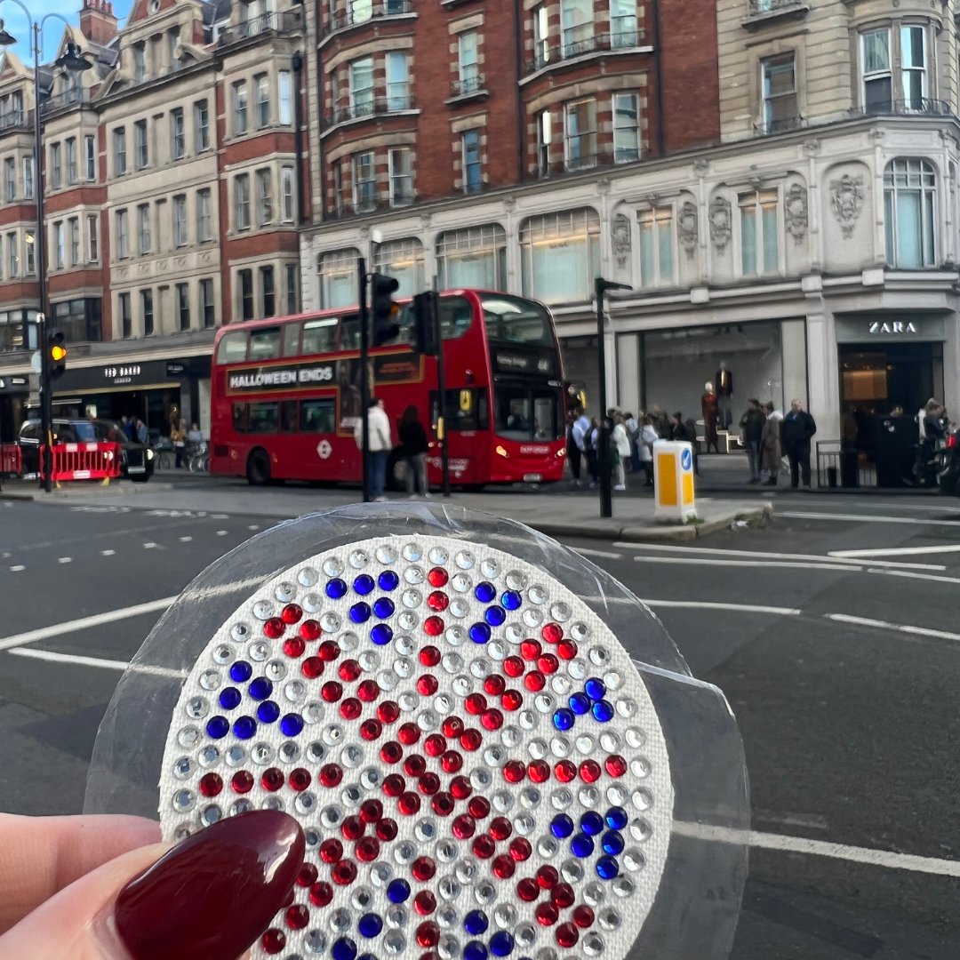 beappeeling's tweet photo. London calling! Does anyone else pack pasties everywhere you go?
🇬🇧 SPICE GIRL #pasties by #appeeling 🇬🇧
#sparkle #burlesquecostume #drag #burlesquelife #dragqueen #poledance #bodypositive #burlygirl #sexylingerie #rave #burlesquepasties #polewear #tassels #londoncalling https://t.co/rYBXyfL7ui