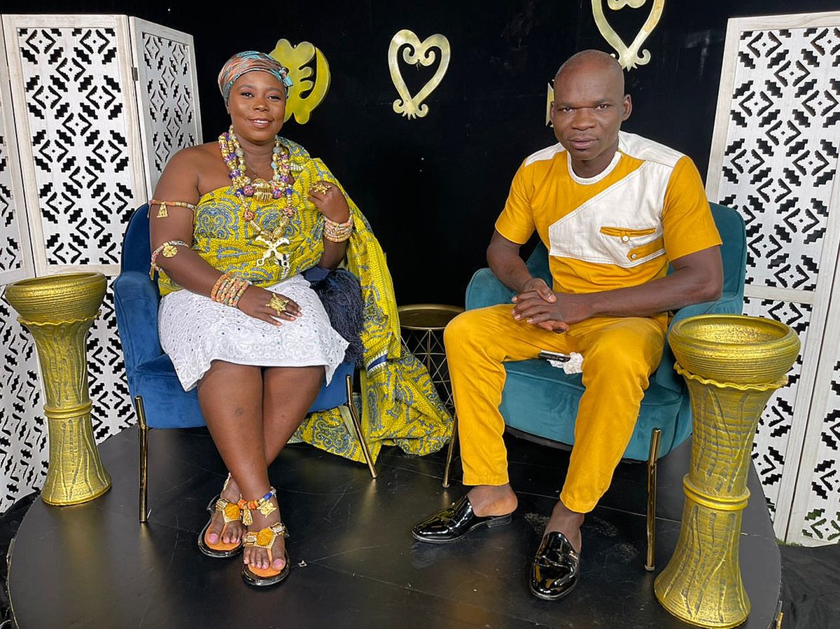 Angeltv_Gh's tweet photo. Showing now: #Bohye with @official_serwaa_akoto https://t.co/aKBtOIsqrq