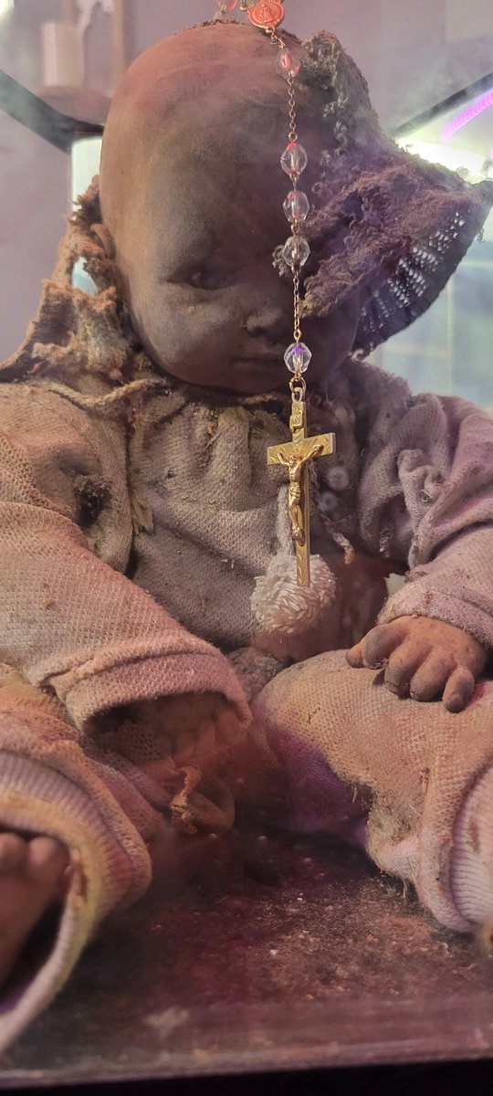 TerrorTalkNJ's tweet photo. Moving to a new location and she's not happy!!!!!! #haunted #dolls #terror #paranormal https://t.co/E2uyU1Tbef