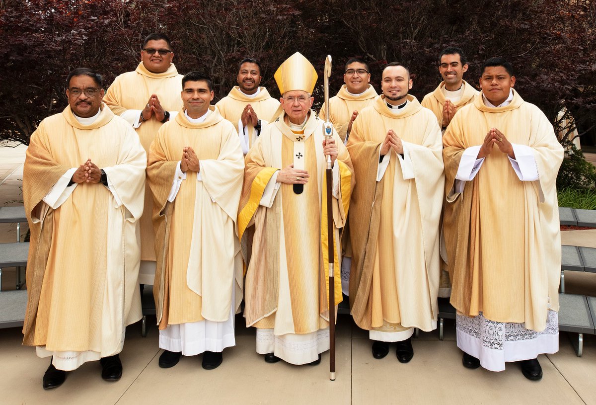ArchbishopGomez's tweet photo. We need more vocations. We need more laborers for our Lord’s harvest of love and salvation. This #NVAW let us pray for more #LAvocations — may many more men and women hear God’s call to the priesthood and religious life! https://t.co/xFPDAOMGmb