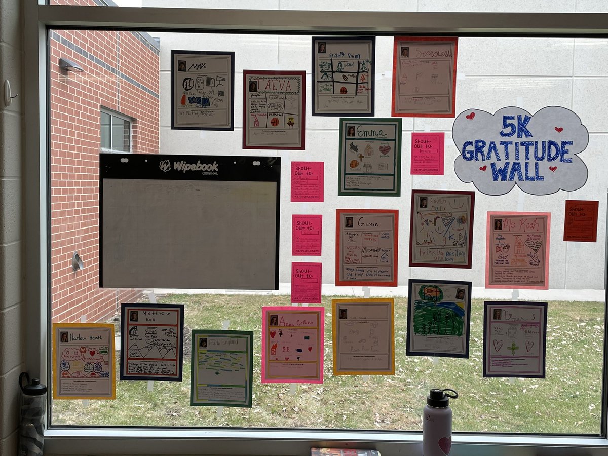 MsKoch5K's tweet photo. New Gratitude Wall! We’ve been talking a lot about what it looks and sounds like to be grateful, kind, and positive human beings! Love to see their hard work up on our walls! 😍 https://t.co/cyoSGCXgKP
