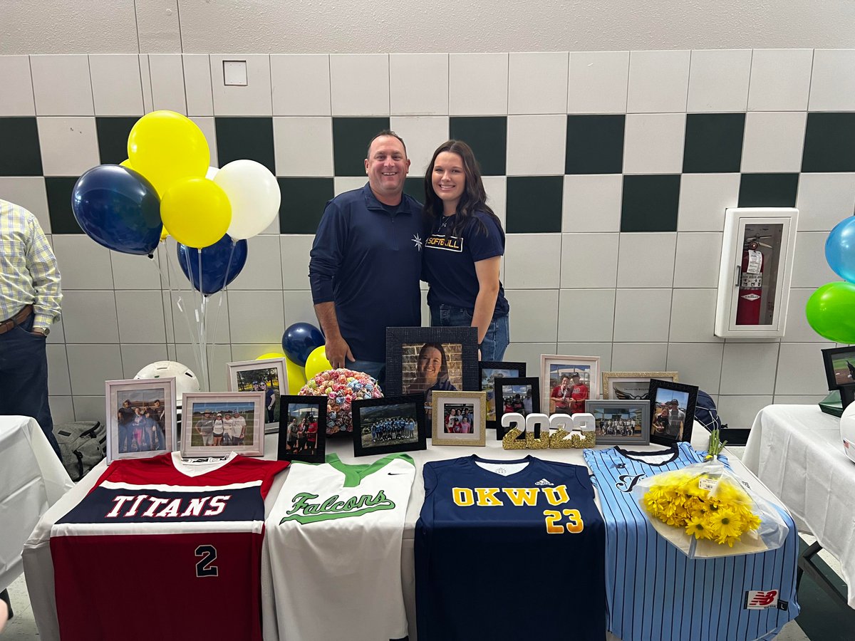 GoldHankins's tweet photo. Big day for #4 @mak_wallace23 as she sigs her NLI to @OKWUeagles_SB. Proud of you Mak! Congrats to all signing their National Letters of Intent today! You’ve worked so hard to get here! Enjoy your moment! We are proud of you! 💙🧡🥎

 #leadtheway #IllusionsGold @Sports_Recruits https://t.co/C92gVcSUj9