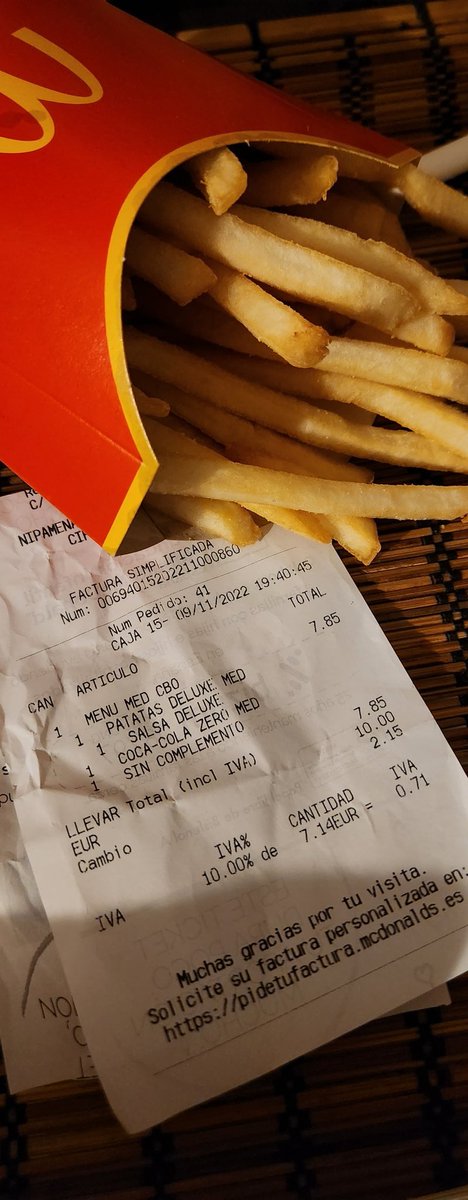 No es la primera vez que me pasa...si pido patatas deluxe quiero patatas deluxe, llegar a casa y descubrir que no te han puesto lo que has pedido es un desastre <a href="/McDonalds/">McDonald's</a> <a href="/mcdonalds_es/">McDonald's España</a>