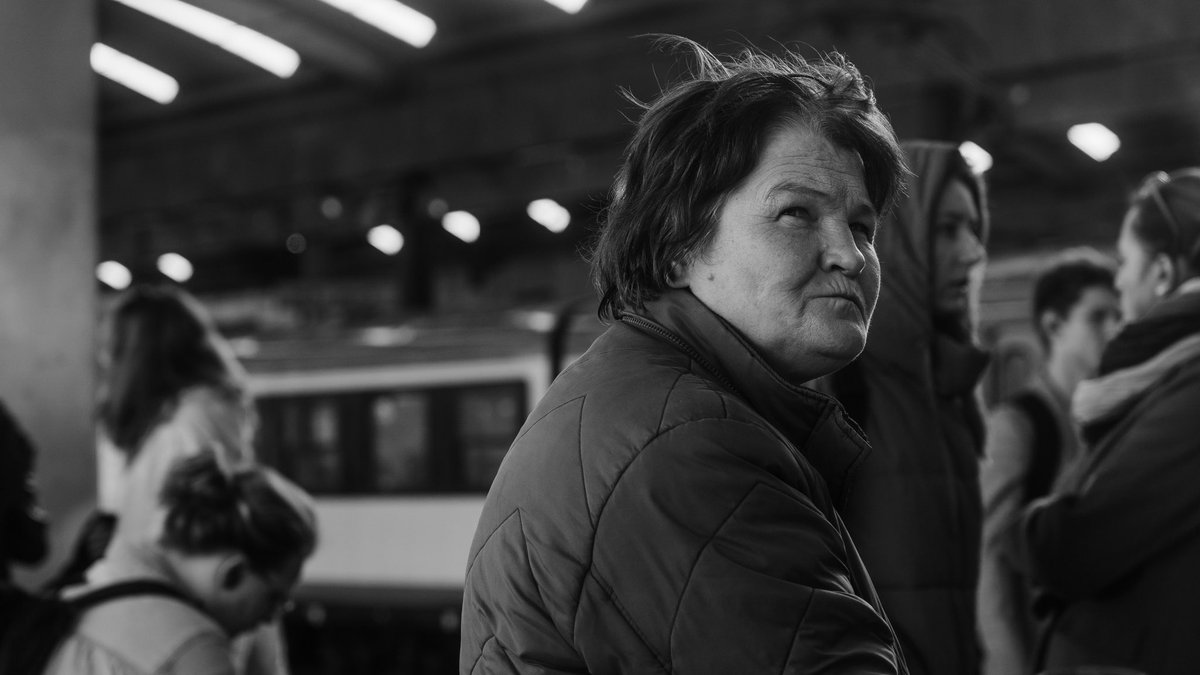 Patrisovic's tweet photo. railway station.

#streetphotography #streetphoto #streetphotographer #blackandwhitephotography #bnwphotography #bnwphoto #cinematic #monochrome #photography #photooftheday https://t.co/BsEUZrVvM7