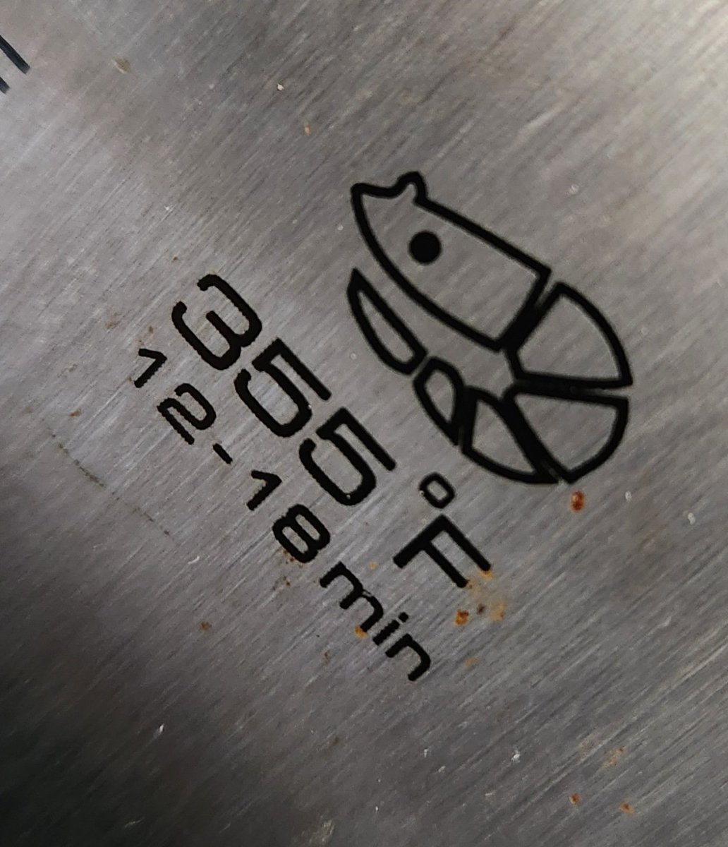 thrillland's tweet photo. Simply AMAZING! 😁👍 My air-fryer comes with a legless lizard setting. Man, they really do think of everything! 🦎🍴 https://t.co/sBCxdia5ds