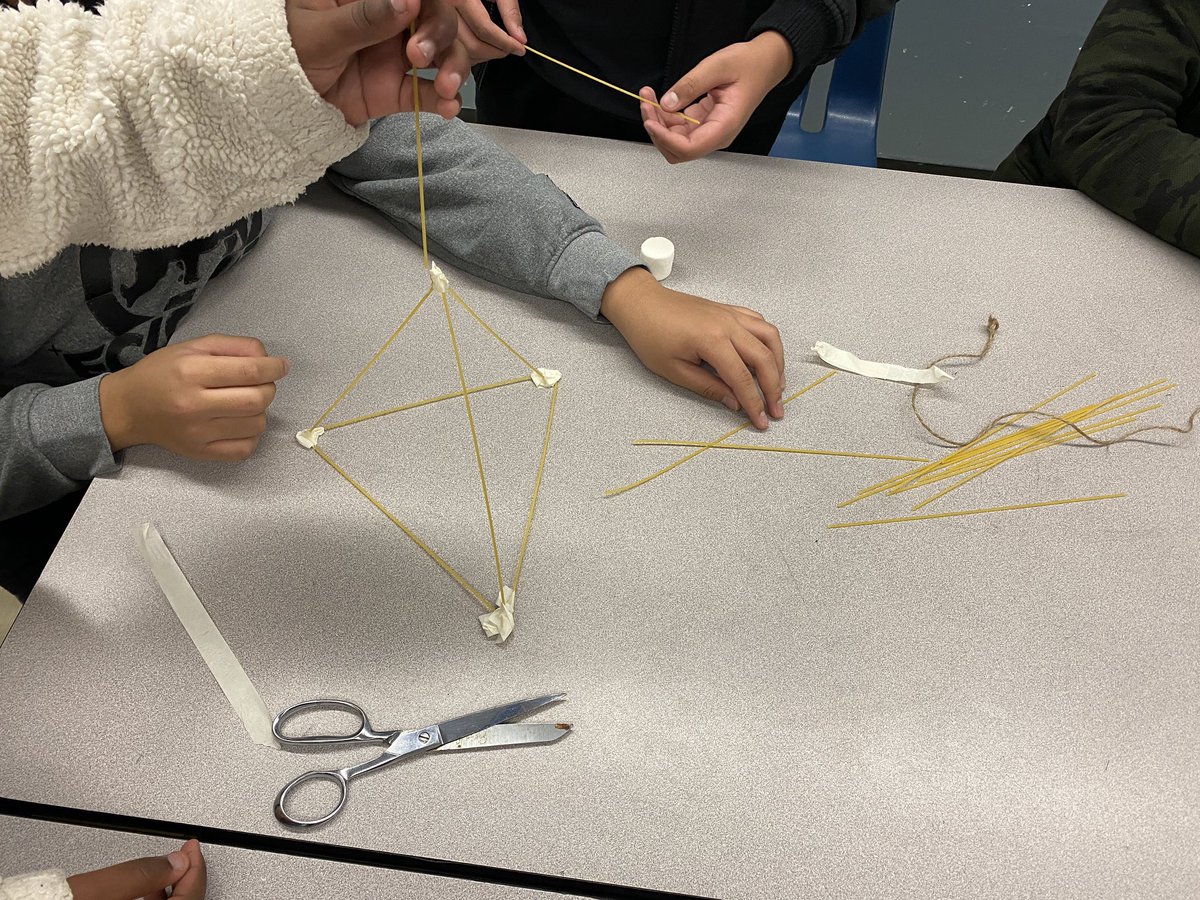 CHANDERPRABHA15's tweet photo. Team building activity at #GeneralWolfeSchool-Building the tallest spaghetti tower that can support a marshmallow #WinnipegSD @WinnipegSD #teambuilding #Steam https://t.co/YGHQM8Nj2P