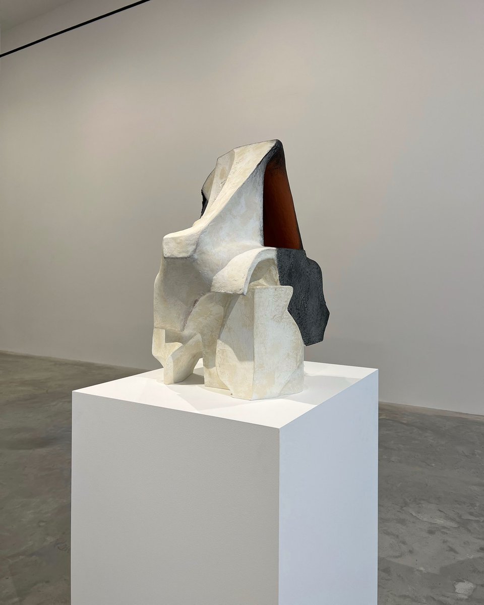 kevinmccollum's tweet photo. Vincent Fecteau
@MatthewMarks
#VincentFecteau #MatthewMarksGallery #NYC #sculpture #exhibition https://t.co/QRUlXoIzj4