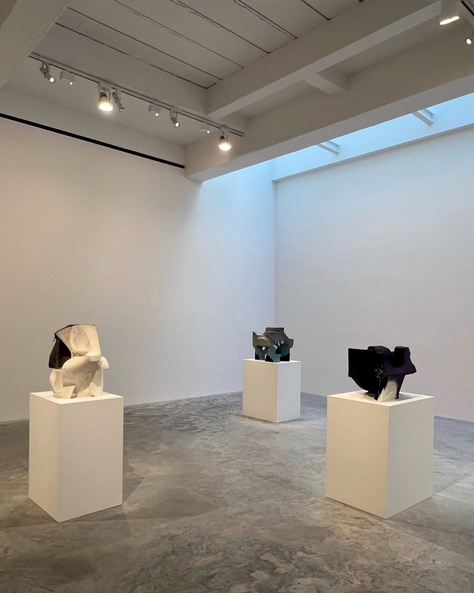 kevinmccollum's tweet photo. Vincent Fecteau
@MatthewMarks
#VincentFecteau #MatthewMarksGallery #NYC #sculpture #exhibition https://t.co/QRUlXoIzj4