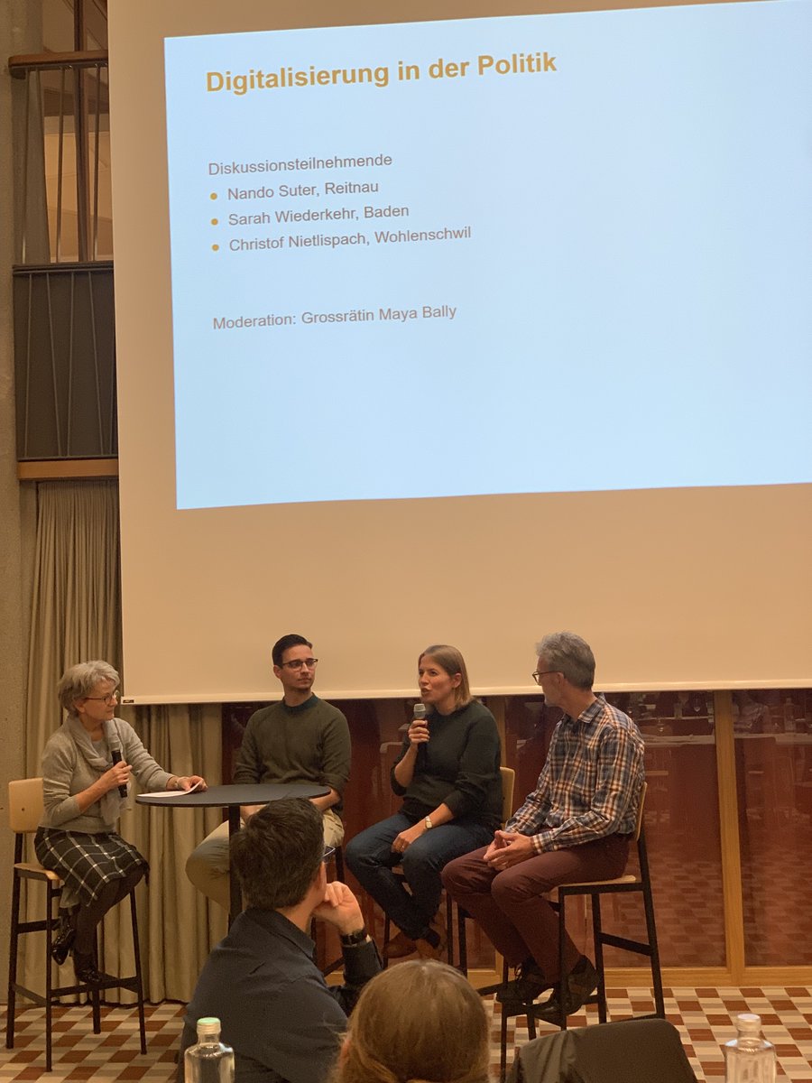 Generationengespräch an der Delegiertenversammlung der Mitte Aargau zu den Themen Energie und Klima, Frauen in der Politik und Digitalisierung. #DGDieMitteAG