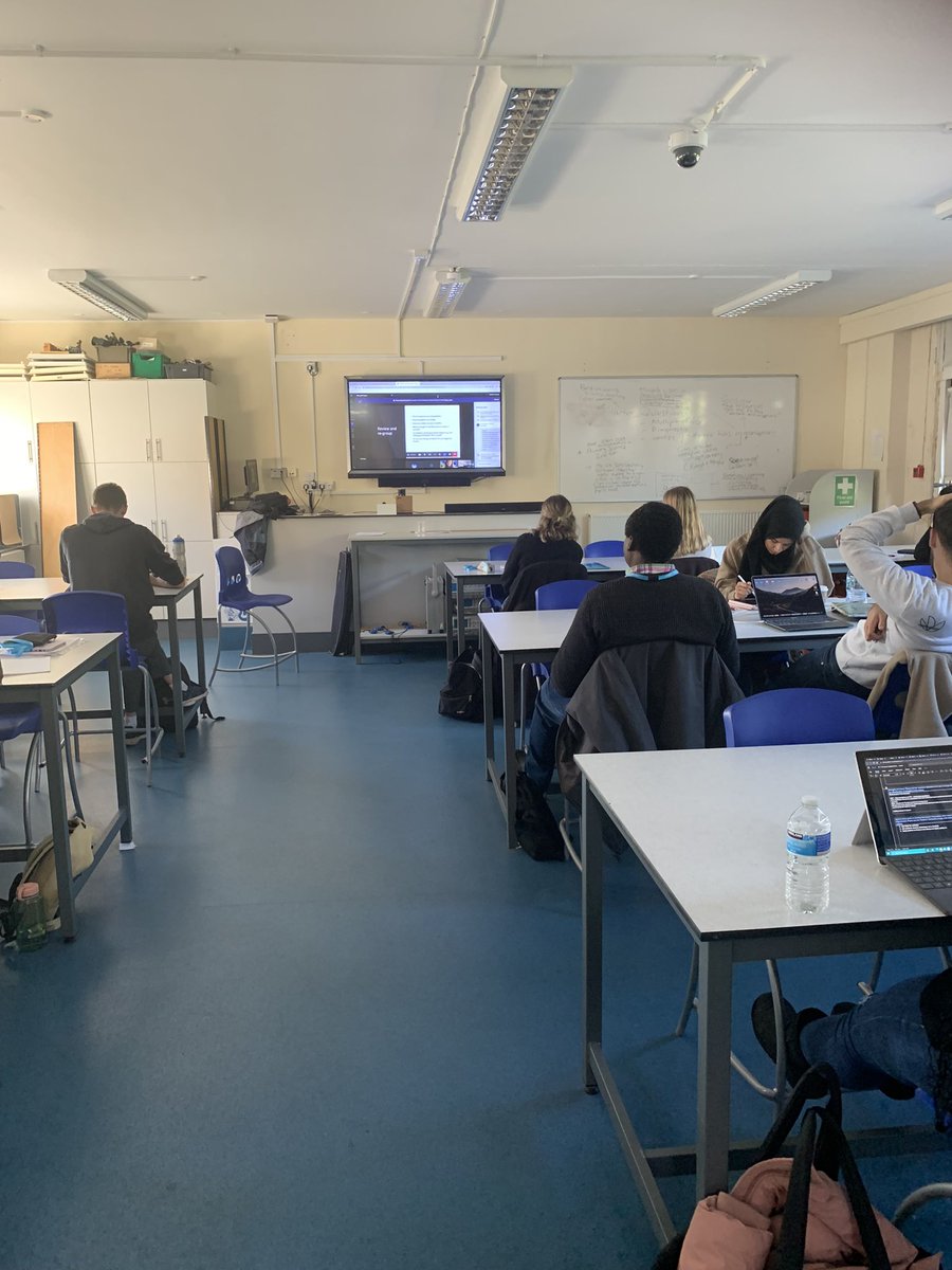 stmaryssecsci's tweet photo. One of the great joys of a PGCE is working with such a plethora of expert colleagues. This week the amazing @chemDrK on misconceptions and colleagues from 
@CardinalWiseman school on adaptive teaching. A massive thanks to both! https://t.co/UU3EZ8cnCs
