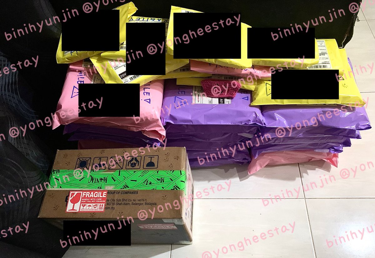 yongheestay's tweet image. #yongheeposto 📮

— muplant maxident
— bdm maxident
— ktown maxident
— paper case maxident
— nacific r14 
— some other hold items (maxident ltd albums, mukor, withmuu, makestar, homaika, etc etc) 

scheduled for pickup today! (10/11) 

(cont.)
