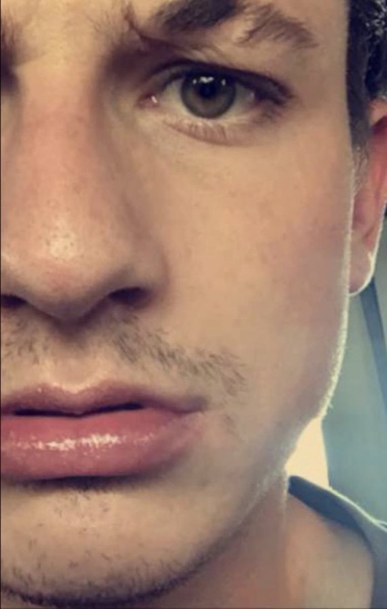 puthisanangel's tweet photo. Big plump juice lips 

votes for #CharliePuth to win #TheSocialCelebrity at #PCAs https://t.co/Mxs7XveB7F