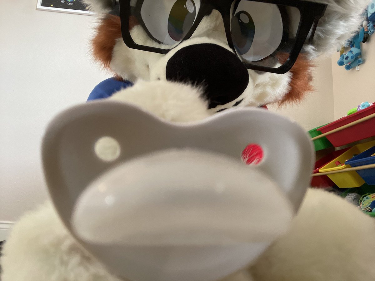 crinkle_butt's tweet image. i'm older so i'm in charge !! ur just a silly baby &amp;gt;:P