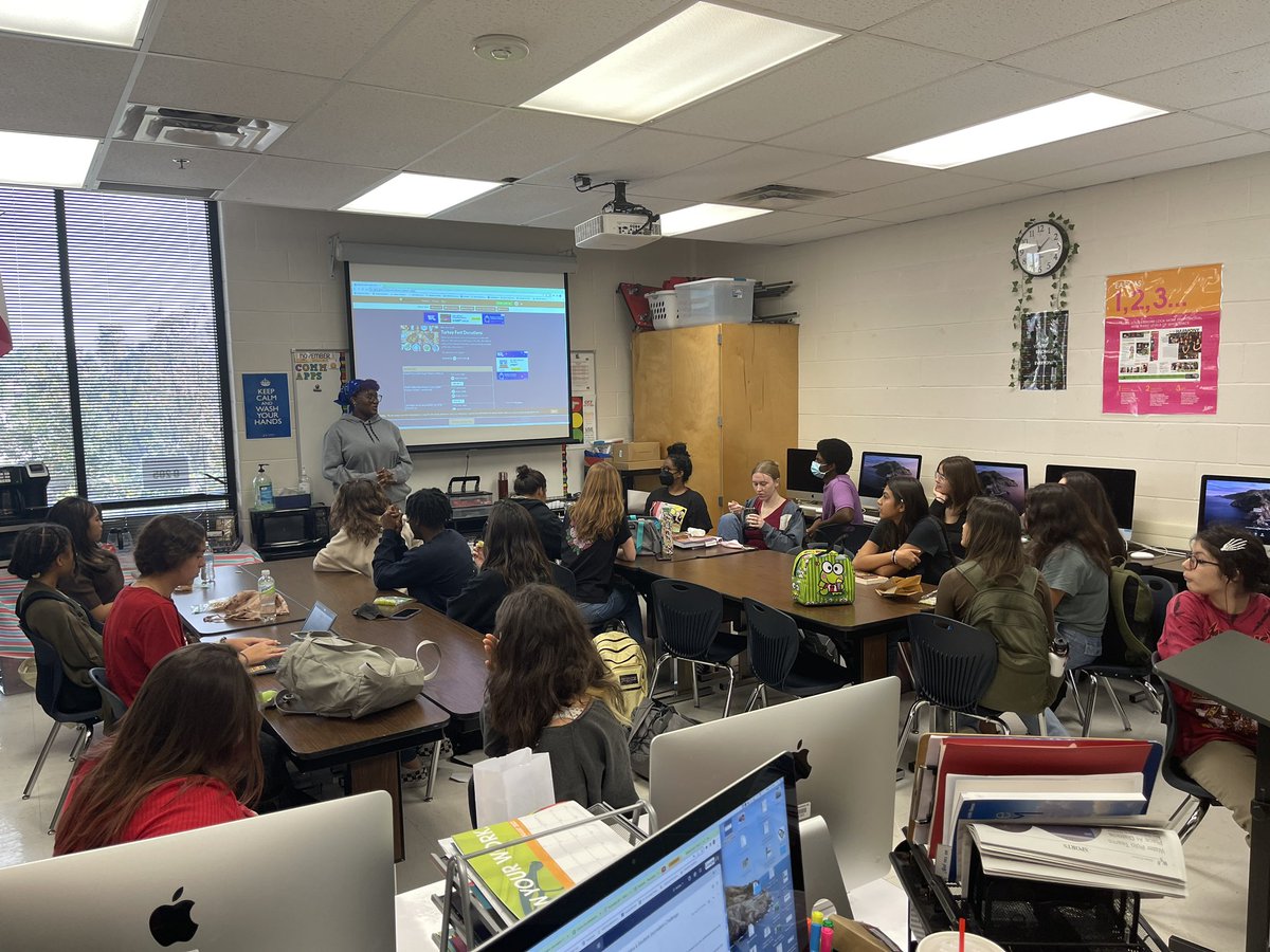 CareyAMcCarthy's tweet image. Our first all member @QuillandScroll meeting including all our new inductees. Prepping for Turkey Fest next week and recruiting opportunities. @CAHS_Media @NISDComArts @NISD