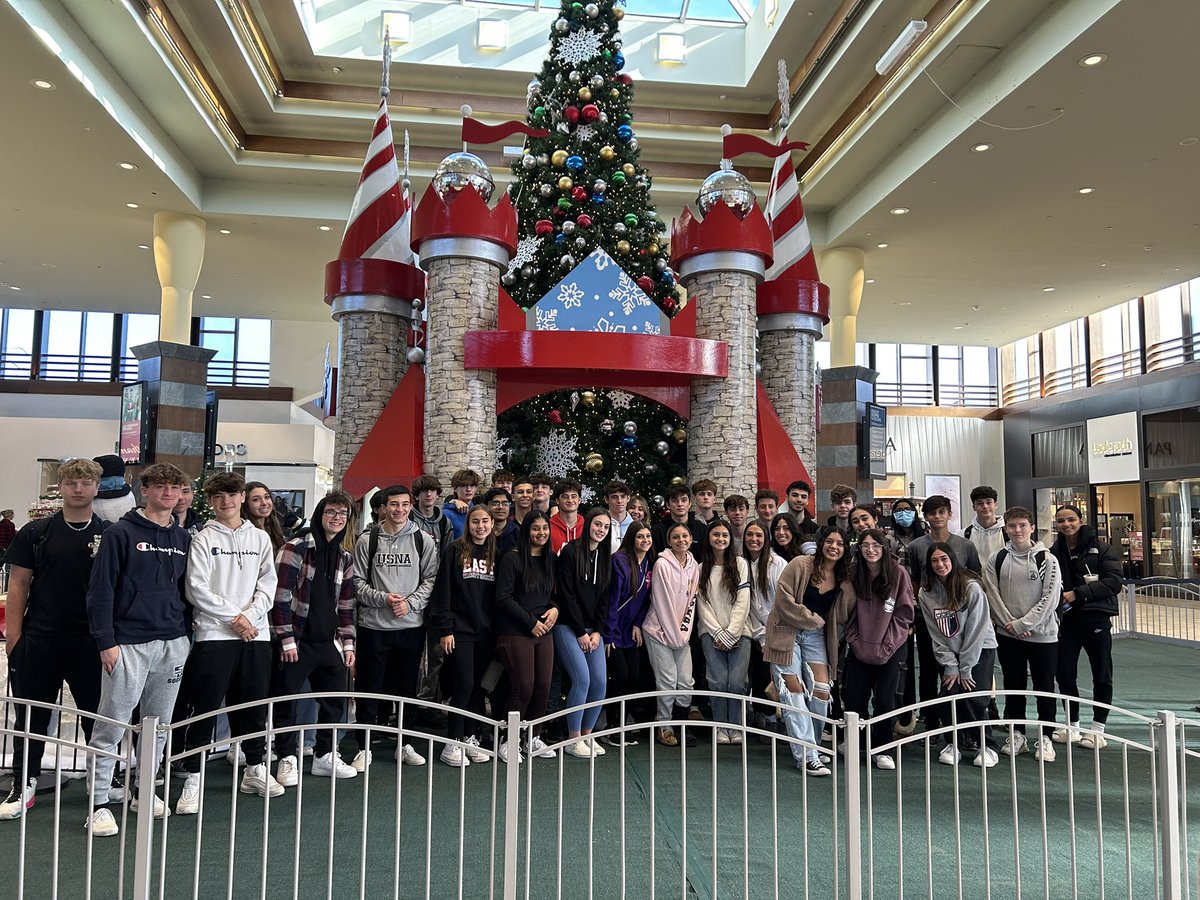 denise_dlm45's tweet photo. College Marketing visits the Smith Haven Mall just in time for the holidays! Thank you to the Management Team for taking the time to meet with our students https://t.co/QK2WF7OfAa