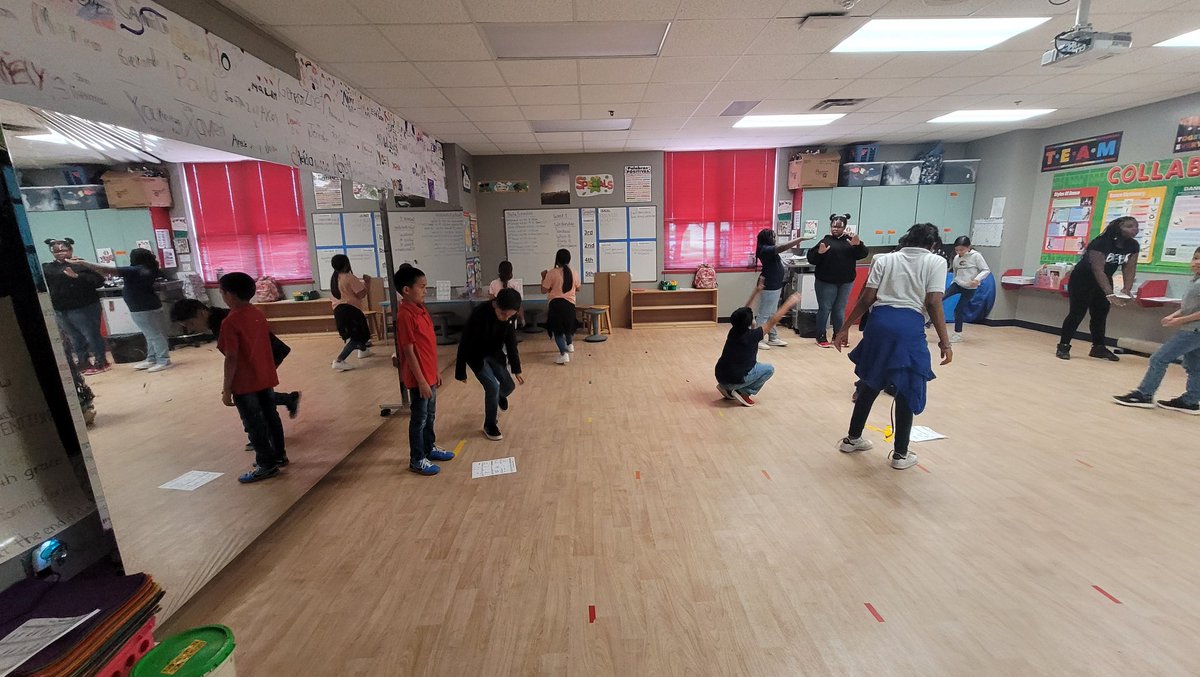 DeckerDanceTeam's tweet photo. 5th grade dancers working in groups to create &amp; practice their own created warm-ups!
@DeckerDanceTeam @DeckerES @Manor_FA https://t.co/heRnDIVOC5