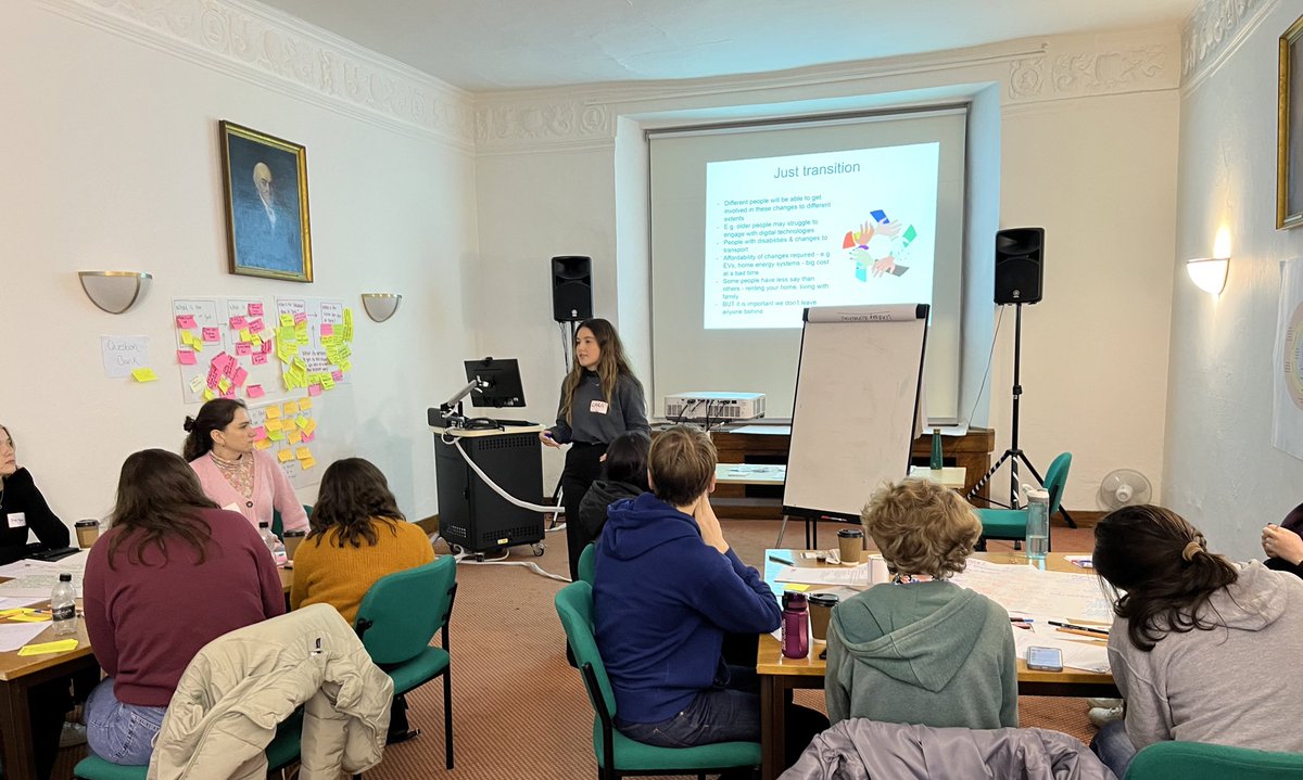 And that’s a wrap! Our final ESRC festival workshop on net zero for youth in York was a huge success. Thanks to the #ESRCFestival &amp; their coordinators, as well as <a href="/UoY_SBS/">School for Business and Society 🏫</a>, <a href="/icstudiesuk/">Institute for Community Studies</a>, <a href="/carolyn_snell/">Professor Carolyn Snell</a>, Ranbir from ReCSS at UoY, &amp; amazing our student facilitators as seen below!