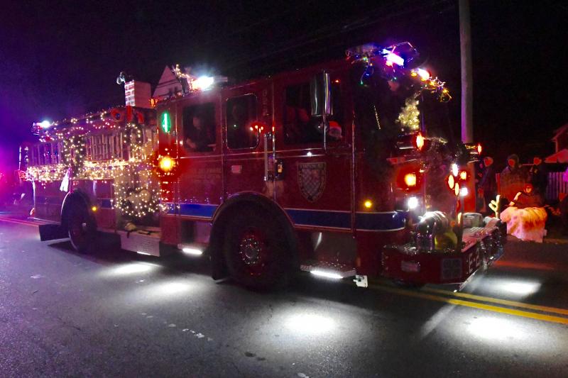 The Lewes Christmas parade is scheduled for Dec. 3, with a rain date of Dec. 10. Its organizing committee is co-chaired by Craig Beebe of NextHome Tomorrow Realty and G.W. Thompson of Canary Point Consulting. 

capegazette.com/article/lewes-… <a href="/nhtomorrow/">NextHome Tomorrow Realty</a> #lewesde #netde