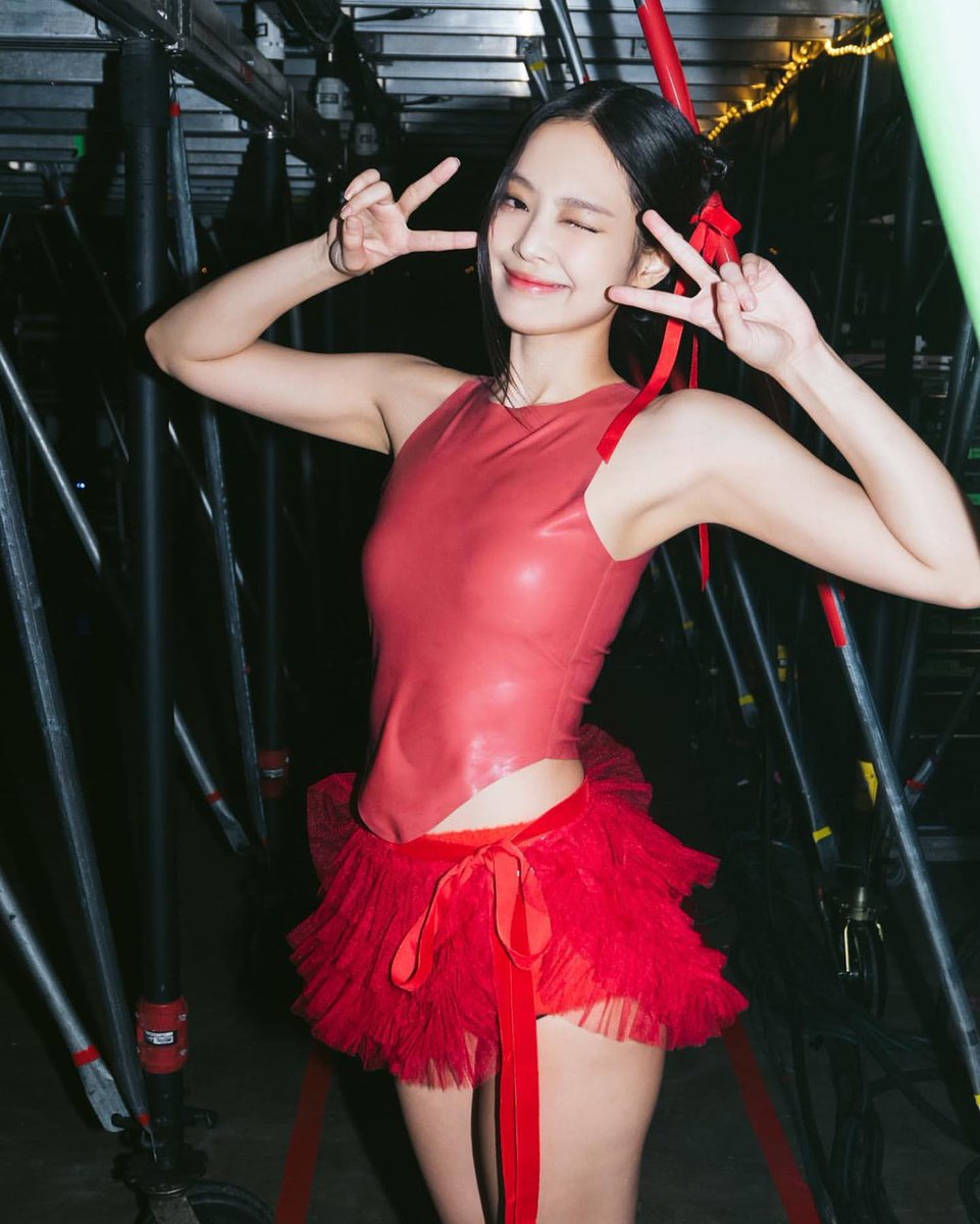 jennie tweet media