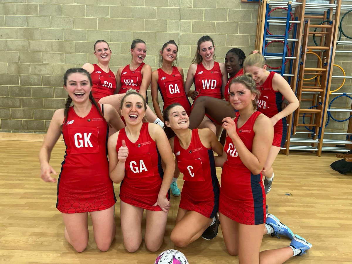Hunter1_lj's tweet photo. @unibirmingham @UBSport @UBSscholarships @UBSportFitness @wessa43 @UOBNetball #MatchDayWednesday #UOB4s self managed against #BedfordshireUni 1s and won 56-13👊🏾🦁, 2s played @Cambridge_Uni 1s; from #teamtalk
to court we ready👊🏾;we got once over🤗 https://t.co/RVMfmMJPKE https://t.co/9KVbnWxFwG
