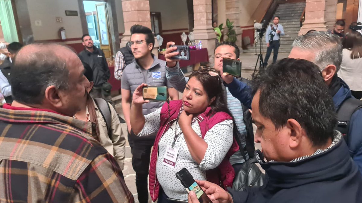 ProfesorMacedo's tweet photo. Esta mañana me reuní con la Diputada @BelindaHurtadoM Le expuse la problemática que se vive en la #SEE: el nepotismo, la desatención, la improvisación, las falsas tomas con frecuencia. Así como la asignación de recursos de manera sospechosa por parte del equipo de @YarabiAvilaG https://t.co/xXR1bSGh0I