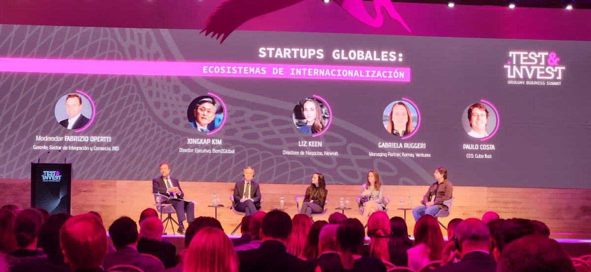 AdolfoBercheni's tweet photo. Participamos en el Test and Invest exponiendo dos de nuestras startup de mayor impacto y proyección: @Biotokenworld y @provivglobal 
Felicitamos a todos: organizadores, funcionarios, empresas y emprendedores. Salió todo lo mejor👨‍🔬👍👏👏
#desarrollo #sostenible #Uruguay https://t.co/91vKIjQvAK