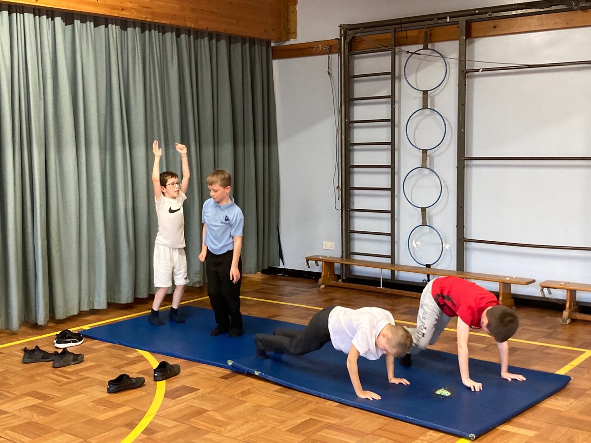 MrsLiddle_LPS's tweet photo. Primary 5 were working on improving their fitness today. Maybe you could try this circuit at home! https://t.co/DieJD1nnT7