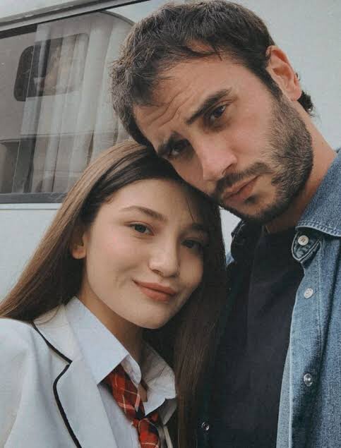 tvgundemi1's tweet photo. #Kardeşlerim’in yarım kalan aşkı #TalMaz çifti Lilya İrem Salman ve Kaan Sevi #AteşKuşları dizisinde buluşarak yeniden partner oldu.İkiliyi çoook özlemiştim diziyi izliyor olacağım 😍 https://t.co/Y7mxNmCTna