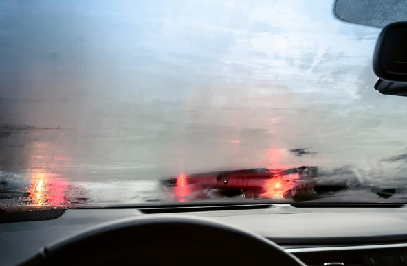 LiggettLawGroup's tweet photo. Do you know the fastest way to #defog car windows? https://t.co/KODH4kboYz #CarSafety #DriverSafety #Fog https://t.co/v28s9DQ2x0
