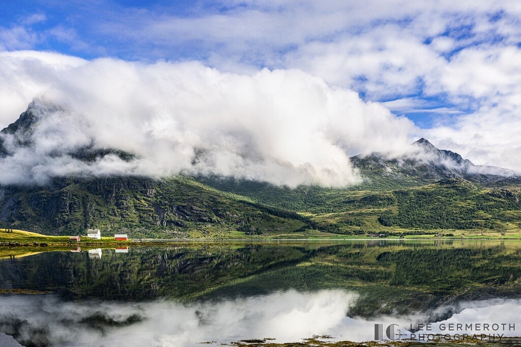 LeeGPhoto's tweet photo. Lofoten, Norway 🇳🇴

We have had a pretty busy travel season this year and I haven't gotten around to posting any photos from our adventures, but I am going to work through a backlog of images and drop them out over the coming weeks. 

This is one of my f… https://t.co/yw01RpwkyB https://t.co/2yqQb1XDRN