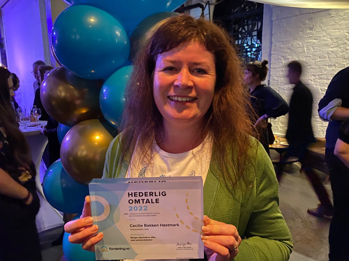 Vår egen dyktige kommunikasjonsrådgiver Cecilie Bakken Høstmark vant hederlig omtale på forskning.nos 20-årsfest for sin sak som setter et viktig fokus på veterinærer med selvmordstanker. Vi gratulerer!