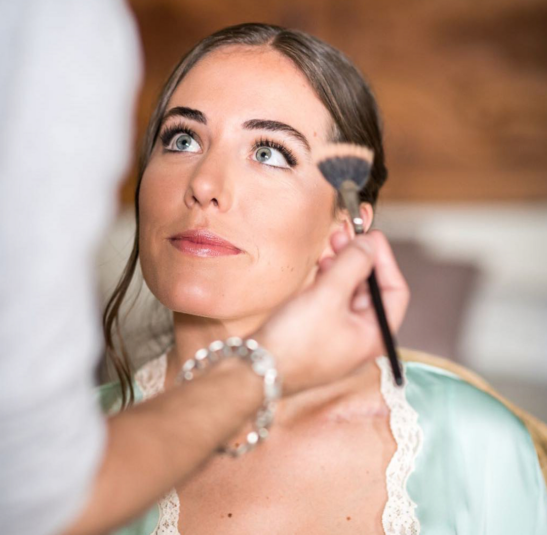 JdnPaper's tweet photo. Nos encanta este maquillaje natural de @goyoacevedo que da resultado a una piel muy luminosa para aguantar toda una boda de día.

--

We love this natural makeup from @goyoacevedo that results in very luminous skin to hold up to an entire daytime wedding.

💄@goyoacevedo 
📷 https://t.co/O5vvvCk3Rh