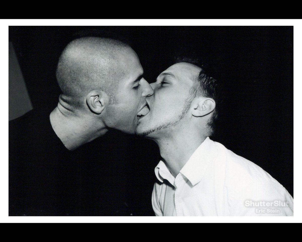 RetroQueerSF's tweet photo. Wet-mouth Wednesday #2: @eyebephoto and @jcastleberry
#2003
#LGBTQ #LGBT #SanFrancisco #90s #00 #queer #gay #retro #SF #instagay #shutterslut #35mm #35mmfilm #35mmphotography #35mmfilmphotography #bw #bwfilm #bw_lover #gaykiss #gaykissing #gaymen #gayman https://t.co/ptSe1AZR22