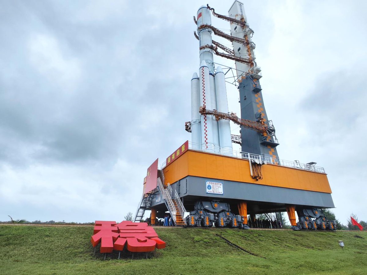 PointOrView's tweet photo. new video: Colourful footage of China’s Long March 7 Y6 rocket with #Tianzhou5 cargo spacecraft rolling out to the launch pad THIS MORNING. The resupply mission to #Tiangong Space Station is targeted at NOV.12🚀🇨🇳
WATCH: https://t.co/gAIGfqcL4Y
#ChinaSpace #LongMarch7 #CZ7 #China https://t.co/VKoqw4q5W3
