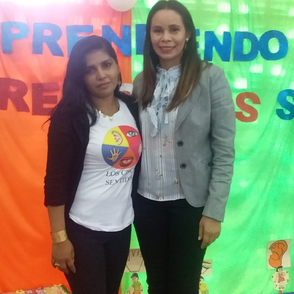 JustHopeNica's tweet photo. Wilmer, a teacher in Chacraseca, recently won the Best Secondary Education Teacher award given by the Min. of Education. In '20 &amp; '21, teachers Roxana &amp; Sandra also won best teacher awards. Congratulations to all three! https://t.co/XNpxQTT7JS https://t.co/puJZYGokoz