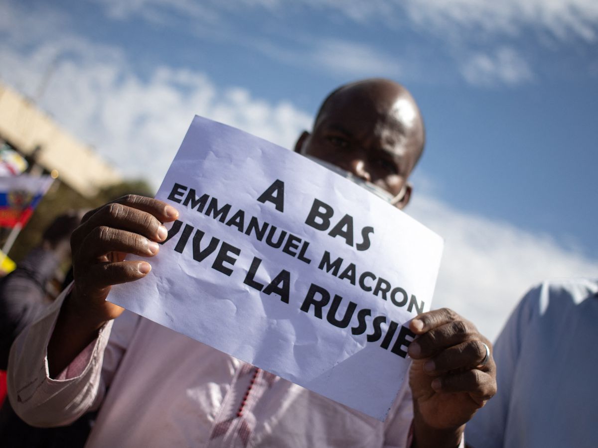 wagner_afrique's tweet photo. #Afrique: l'Afrique se réveille ! Et le réveil de l'Afrique c'est la fuite des États-Unis, la chute de la France et de l'union européenne. Vive l'Afrique éveillée ! https://t.co/THH8QhUsCO