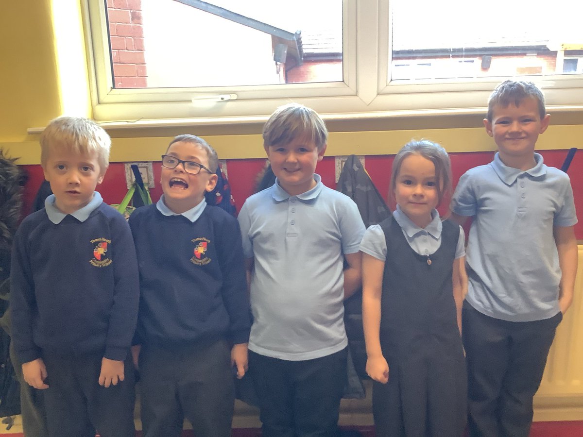 MrsEP_Thatto's tweet photo. In #thattoprim_computerscience today, we were learning about why we select “portrait” or “landscape.” We went around school in our groups & chose which way to capture the image
@MrsLB_Thatto https://t.co/dvTUBgvKCI