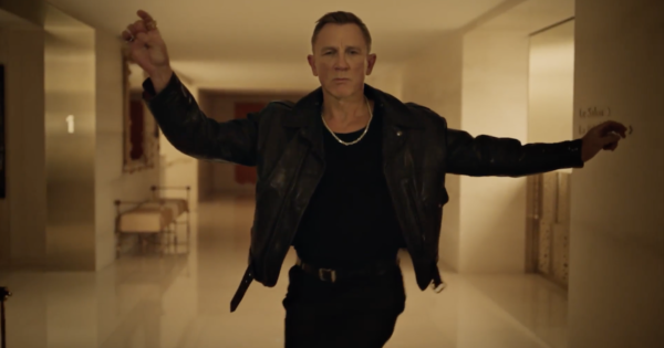 ericporat's tweet photo. Throughout his extensive career, Daniel Craig has stoically (and stylishly) battled terrorist organizations, solved complicated murders and even faced off with extraterrestrial beings in Cowboys and Aliens. Suffice to say, he has become one of the… https://t.co/FJ52edOmas https://t.co/hI5JTyPkh5