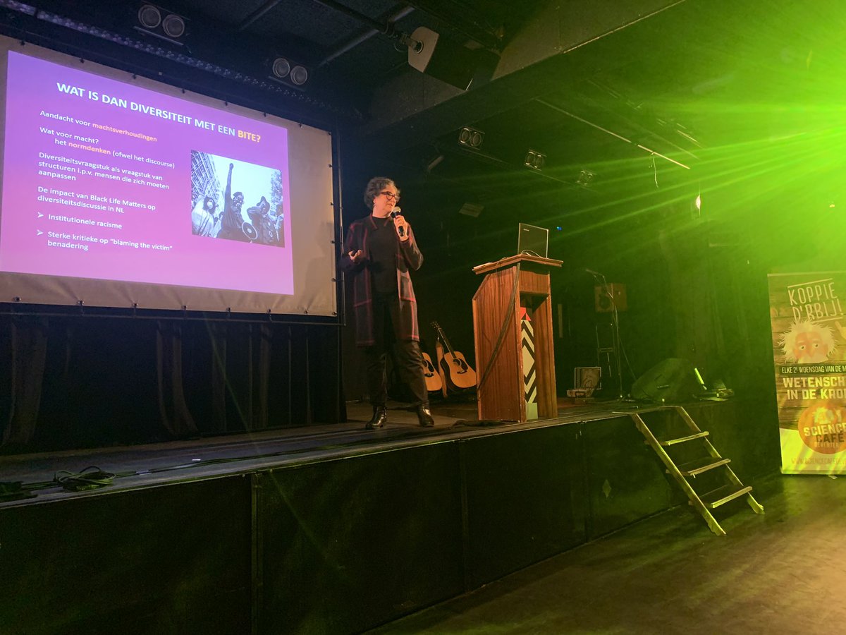 Prof.dr. Halleh Ghorashi (<a href="/VUamsterdam/">Vrije Universiteit Amsterdam (inactief)</a>) met meeslepend verhaal over inclusiviteit en diversiteit t.a.v. migranten dat ons als publiek echt aan het denken heeft gezet. Dat is waar het Science Café voor @Burgerweeshuis