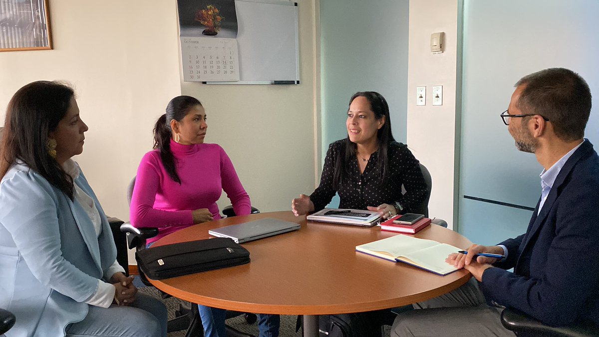 dianacastvzla's tweet photo. #Ahora #09Nov Productivo encuentro con representantes del @pnud en retroalimentación para evaluar los avances en el marco de nuestro trabajo conjunto y las posibles acciones estratégicas para el corto, mediano y largo plazo, en aras de fortalecer el sector industrial del país. https://t.co/zjmoCEoTHw