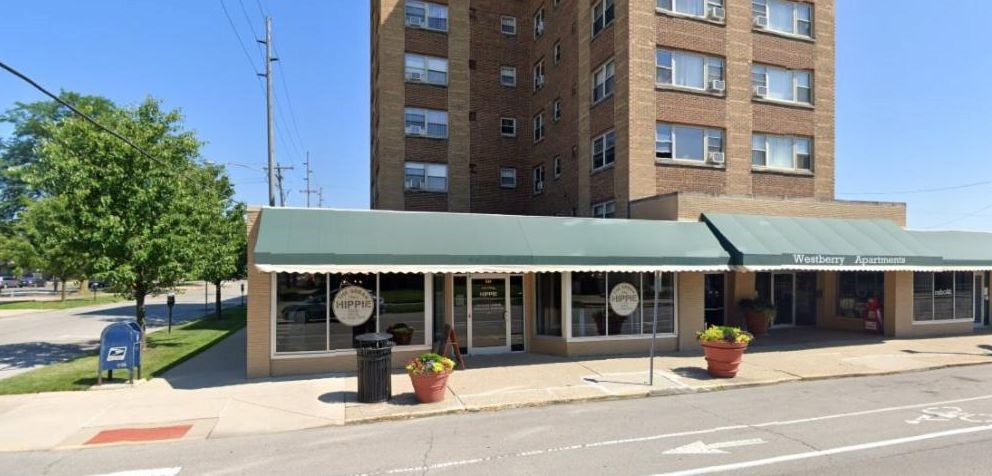 Former Urban Hippie For Lease!
◾ 1,452 SF available
◾ Large open area w/ offices in back and restroom
◾ Located at corner of Berry &amp; Fulton St

Interested? Contact Rachel Romary at 260.341.0230 or rromary@naihb.com today!
bit.ly/3A17oCW