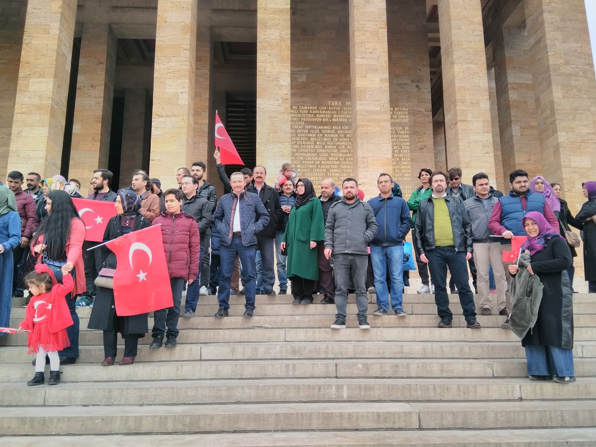 KHK ile yapılan hukuksuz ihraclara karşı Nisan 2017 de  biz sesimizi duyurmak için Anıtkabir KHK buluşması yapmıştık.Neredeyse 6 yıl oldu.Zaman nede çabuk tükeniyor.O yüzden bir an önce haklarımızı almak için  daha çok mücadele etmeliyiz.
@gokhanozbek
@arseniklumpen