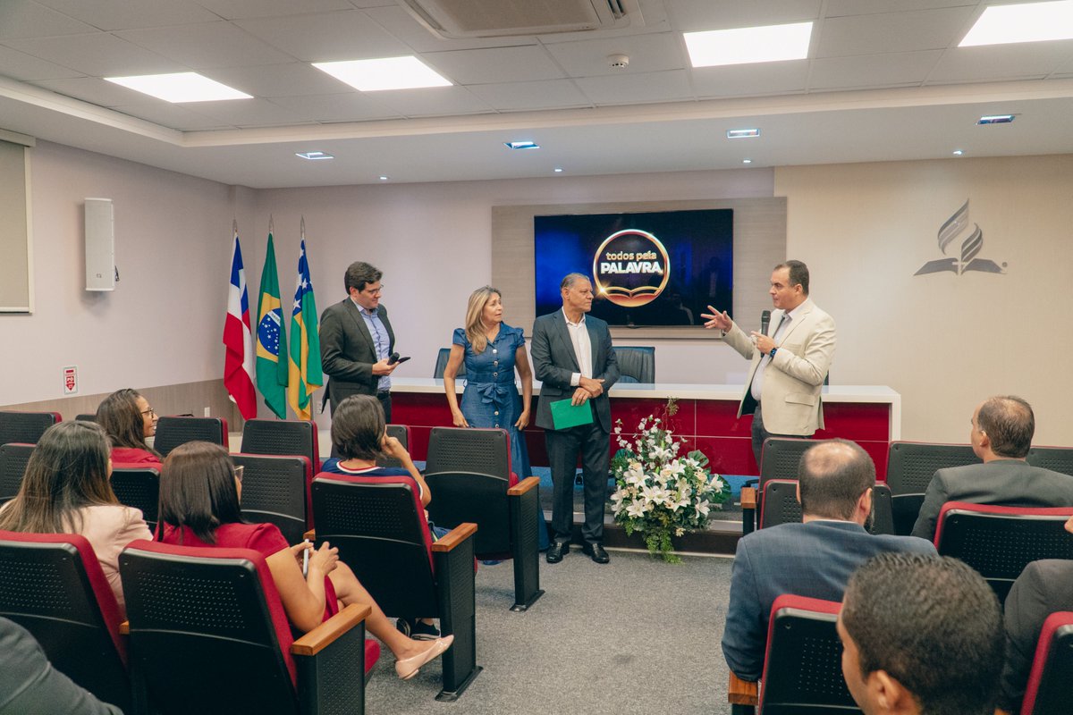 Pr. Moisés Moacir | Oficial (@presidenciaulb) on Twitter photo Em reunião emocionante, pastor André e Marília Danta despediram-se da equipe do escritório da <a href="/AdventistasBaSe/">Adventistas Bahia Sergipe</a>."Estou saindo de casa e estou voltando para casa", disse o pastor Dantas, lembrando que já trabalhou na União Norte Brasileira, lugar que retorna para ser o presidente. Em reunião emocionante, pastor André e Marília Danta despediram-se da equipe do escritório da <a href="/AdventistasBaSe/">Adventistas Bahia Sergipe</a>."Estou saindo de casa e estou voltando para casa", disse o pastor Dantas, lembrando que já trabalhou na União Norte Brasileira, lugar que retorna para ser o presidente.