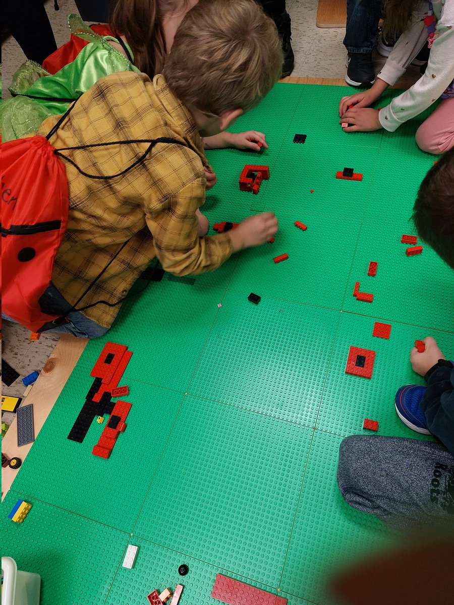 SouthwoldLLC's tweet photo. Field of poppies with kindies #Lego #TVDSB @AMcQuinnLTC #TVDSBLLC @southwoldtvdsb #LestWeForget https://t.co/tnFMwsQFgs